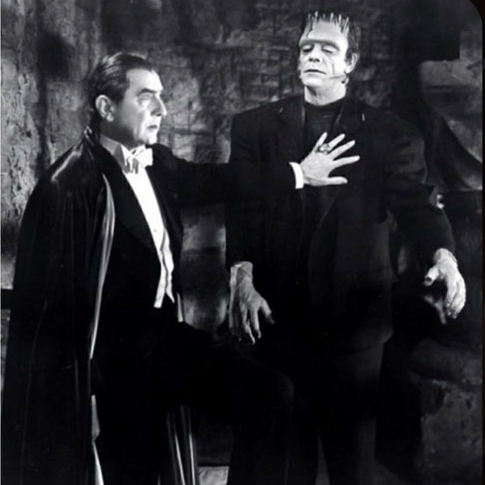 STOP! WAIT! LOOK PLATFORMS, FRANK! Adding items all this weekend!🖤🦇❤️🦇🖤